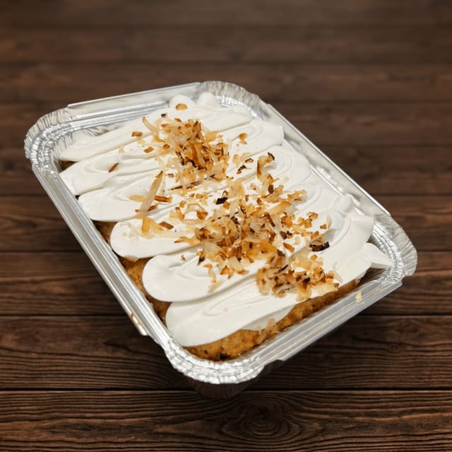 Tres Leches Cake con Coco (Copy).